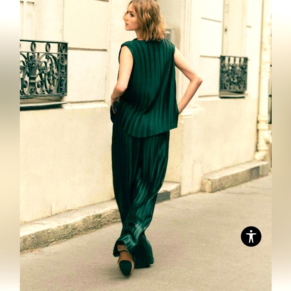 Zara Pleated Green Trousers NWT